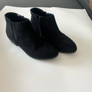 Girls Black Cat & Jack Shoes